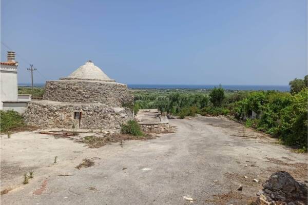 SEA VIEW TRULLO WITH APPROVED PROJECT