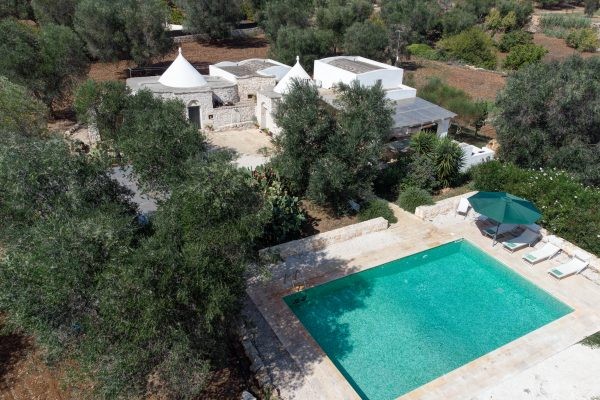 TRULLO LUZZI con piscina